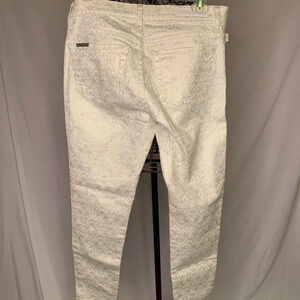 "Golden Glam: Rock & Republic Hamburg Pants, Size 8 - Metallic Shine  & Stylish.